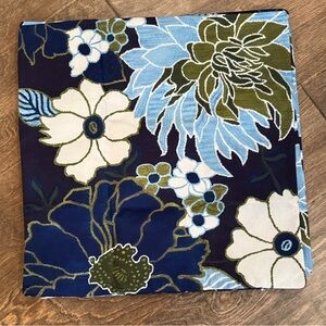 NWOT Floral Patterned Pillow Cover